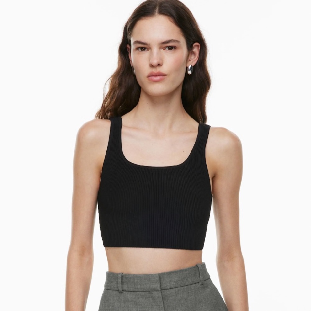 Black and White ribbed Aritzia Crop tank